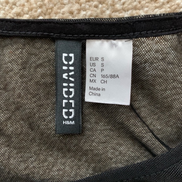 H&M Black crop top - Size Small - Picture 3 of 4